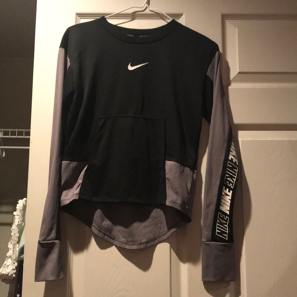 Nike top with front pocket